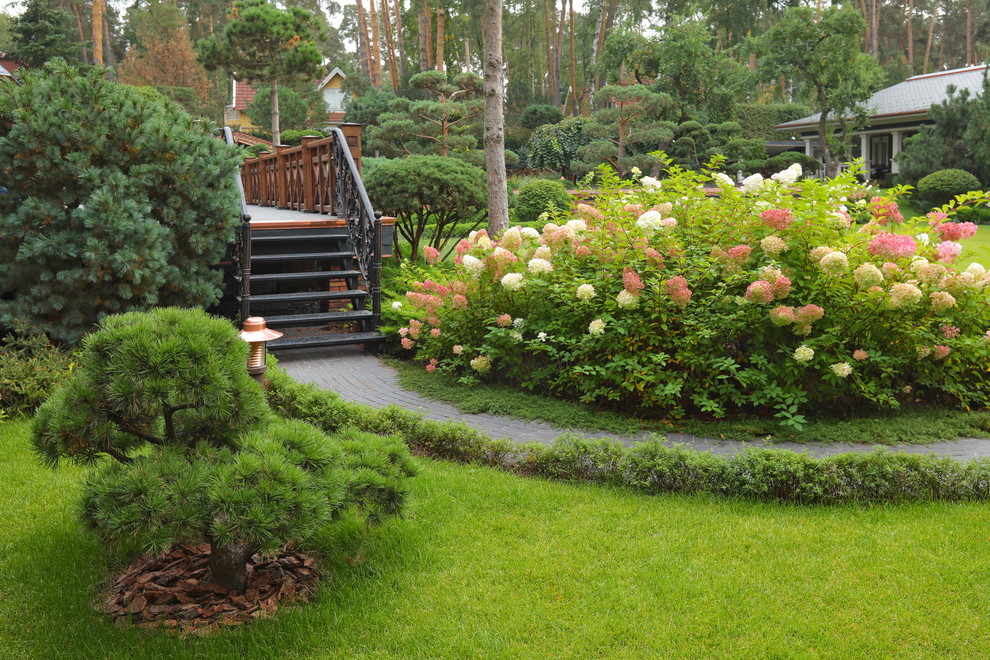 Коттеджный сад в Барвихе (дизайн и исполнение компании "Imperial Garden")