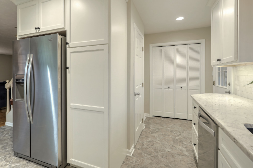 Home design - transitional home design idea