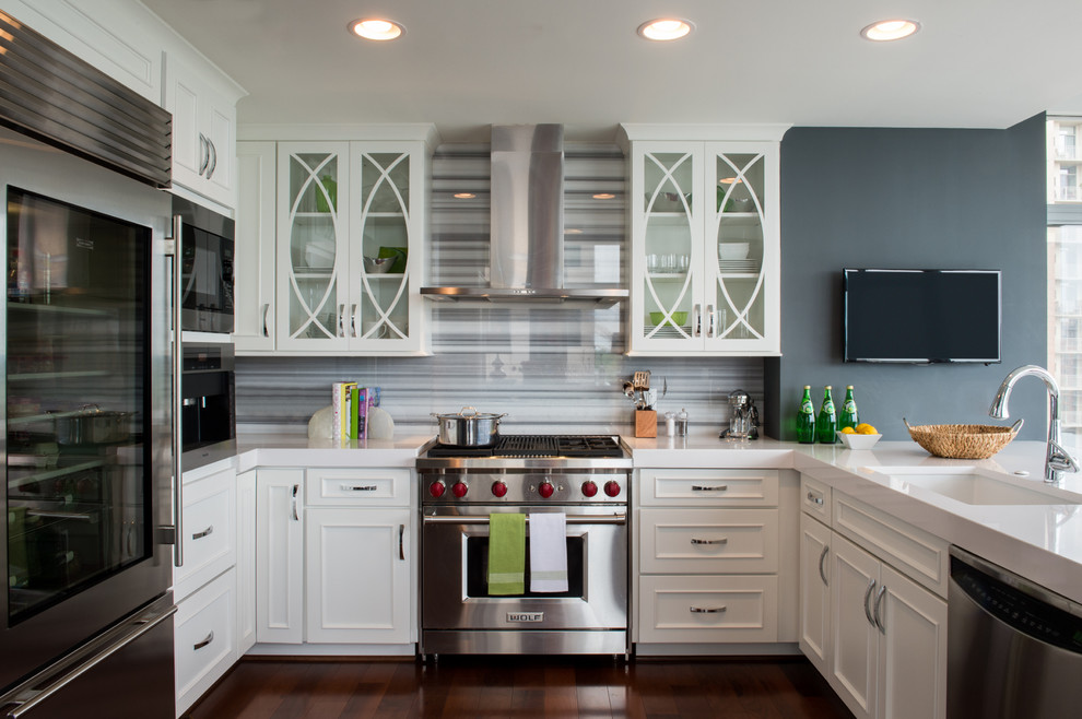 Example of a transitional kitchen design in DC Metro