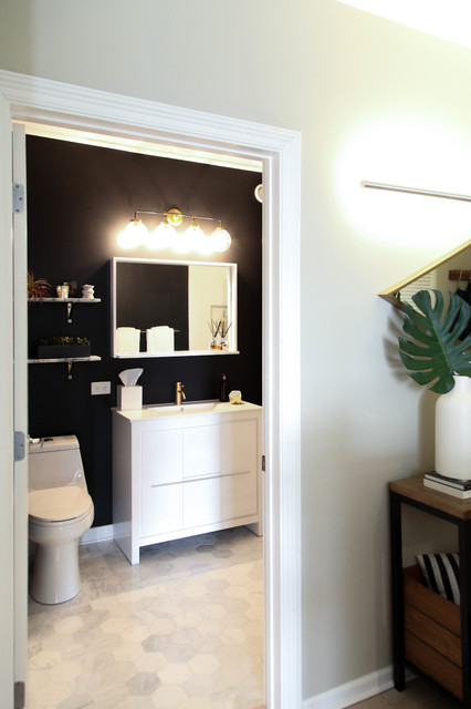 My Houzz: Modern Minimalistic & Globally Inspired Chicago High Rise scandinavian-bathroom