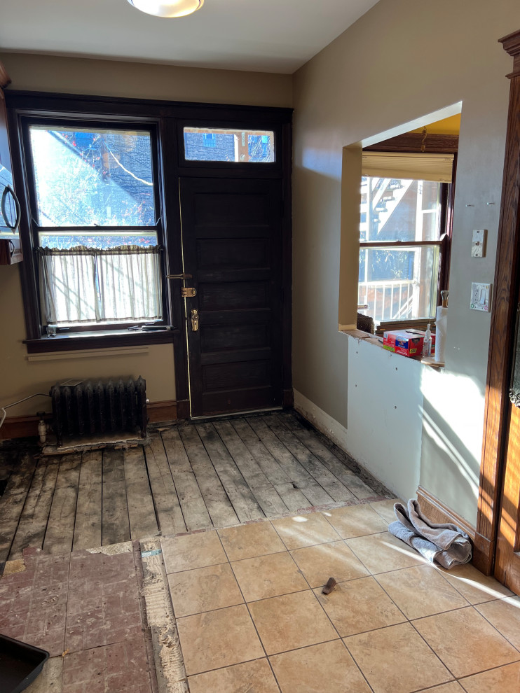 Vintage Chicago Condo kitchen & bath rehab