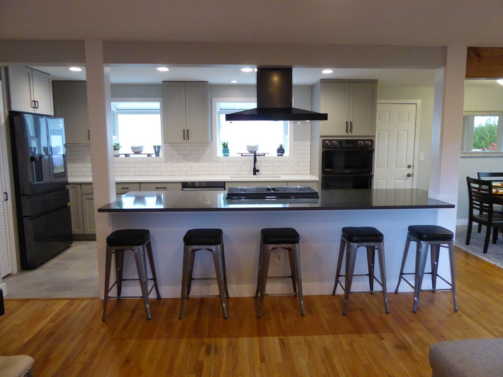 Kitchen - transitional kitchen idea in Seattle