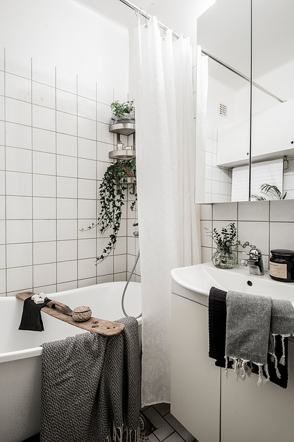 S&aring;gargatan 17 scandinavian-bathroom