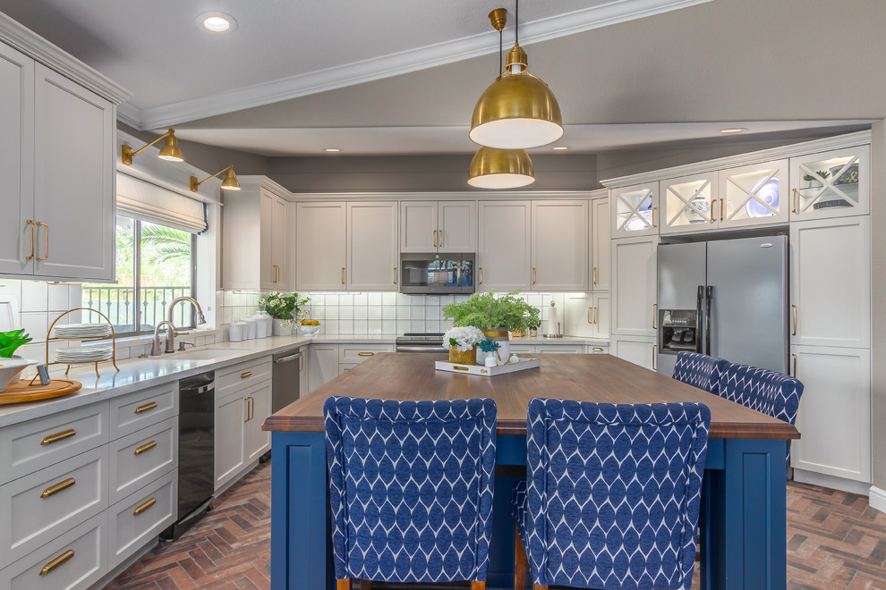 Example of a transitional kitchen design in Phoenix