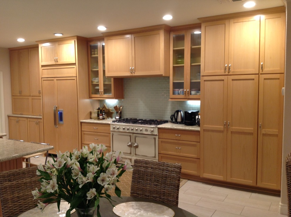 Photo of a contemporary kitchen in Orange County.