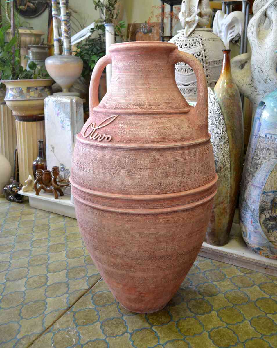 Горшки, амфора и кашпо для ресторана Olivo