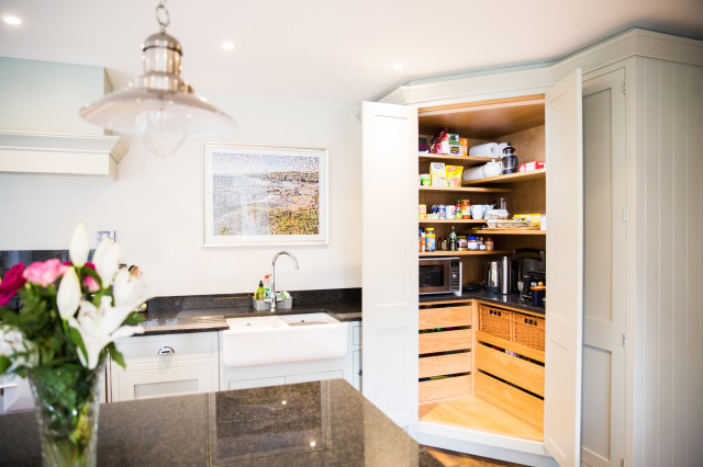 Maultway, Camberley modern-koek