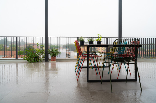 Terrazzo contemporaneo-terraza-y-balcon