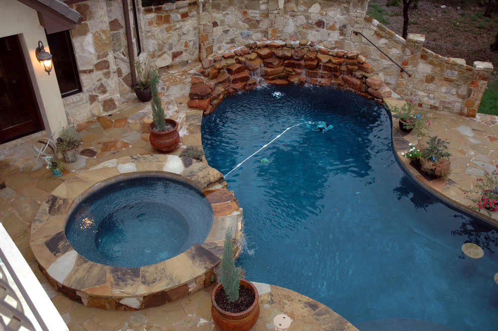 Example of a transitional pool design in Austin