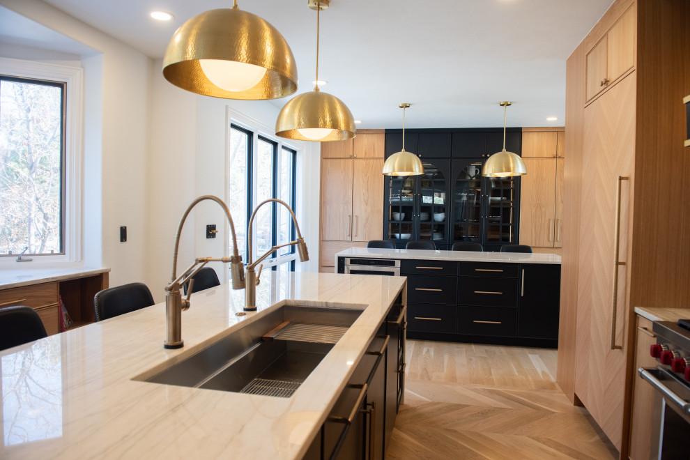 Kitchen - transitional kitchen idea in Denver