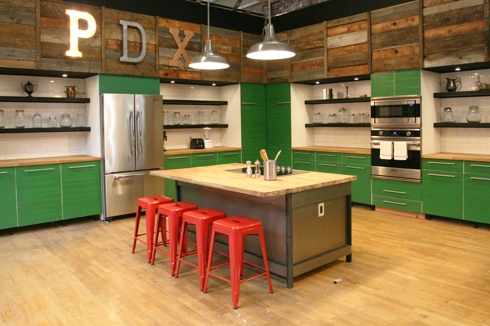 Example of an urban kitchen design in Portland