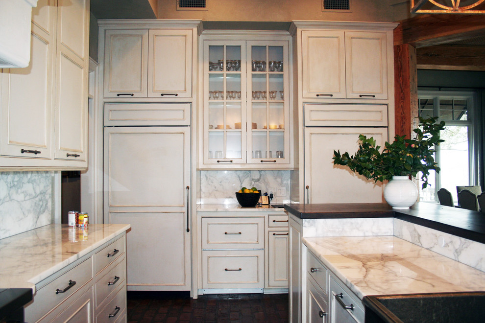 Inspiration for a traditional kitchen in New Orleans.