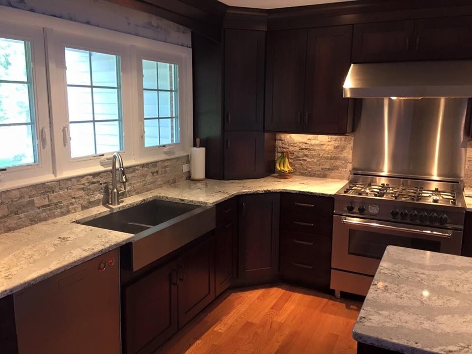 Kitchen - transitional kitchen idea