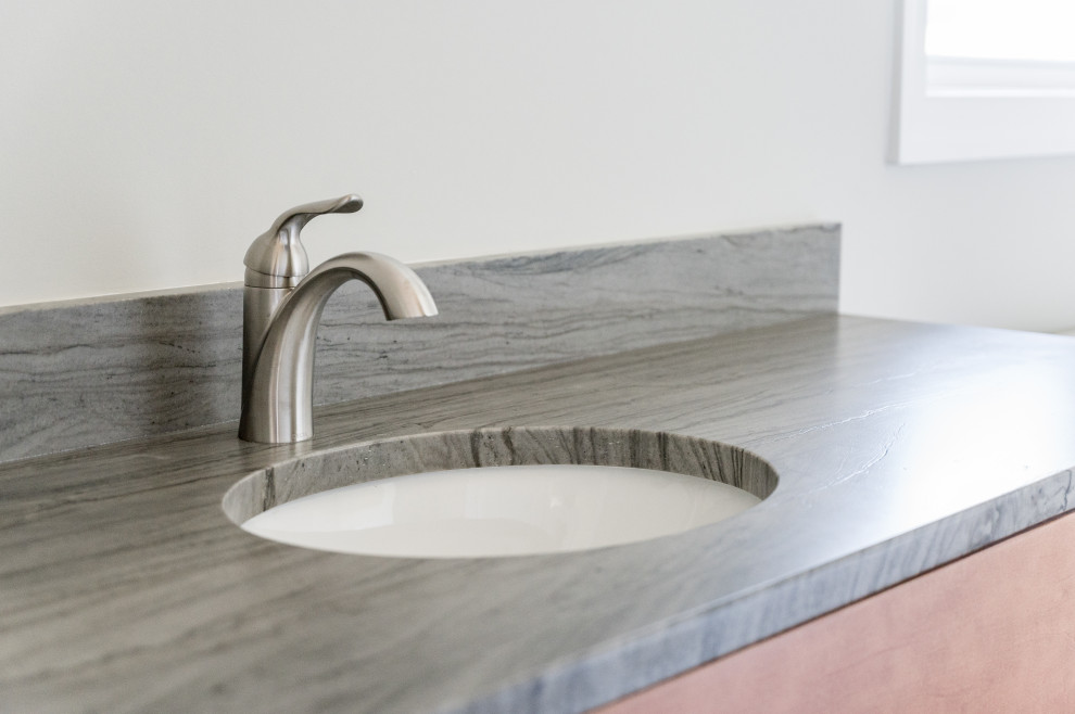 Bathroom - rustic bathroom idea