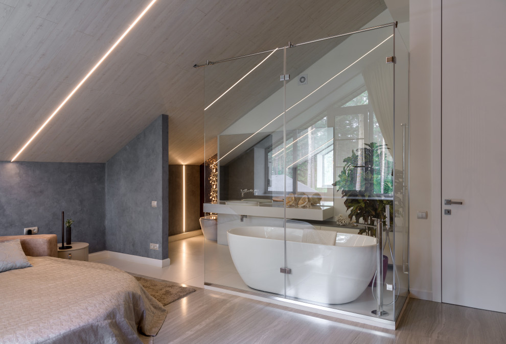 Яркая мансарда в загородном доме