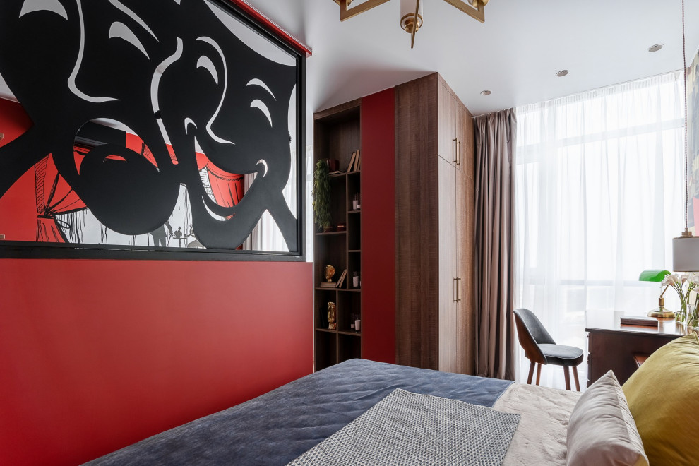 Идея дизайна: хозяйская спальня среднего размера, в белых тонах с отделкой деревом в стиле ретро с красными стенами, полом из винила, коричневым полом, многоуровневым потолком, панелями на стенах и акцентной стеной