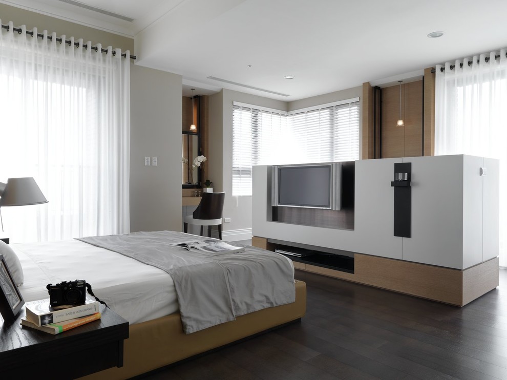 This is an example of a modern bedroom in Singapore.