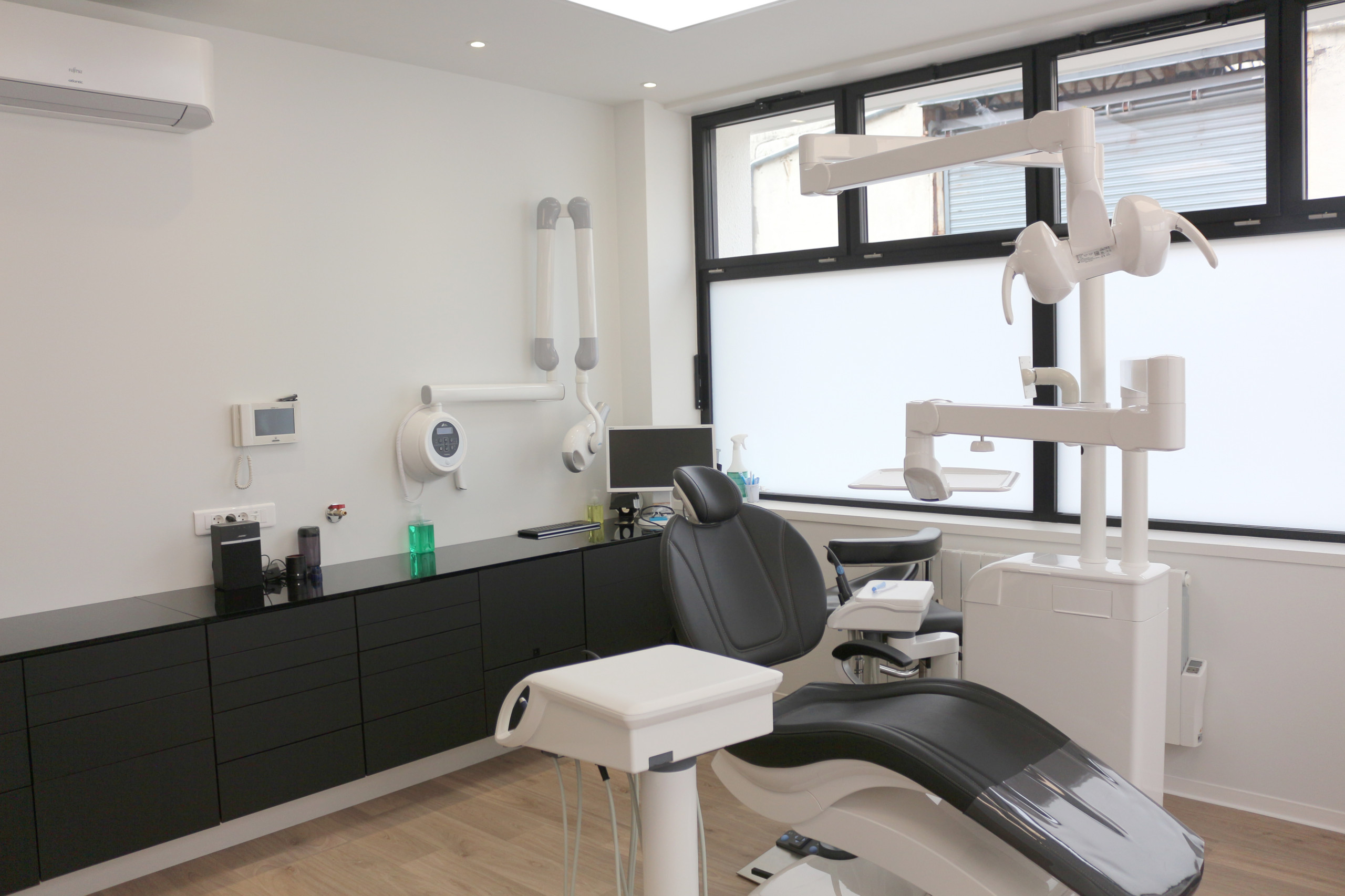 Réhabilitation d’un cabinet dentaire - 296 m²