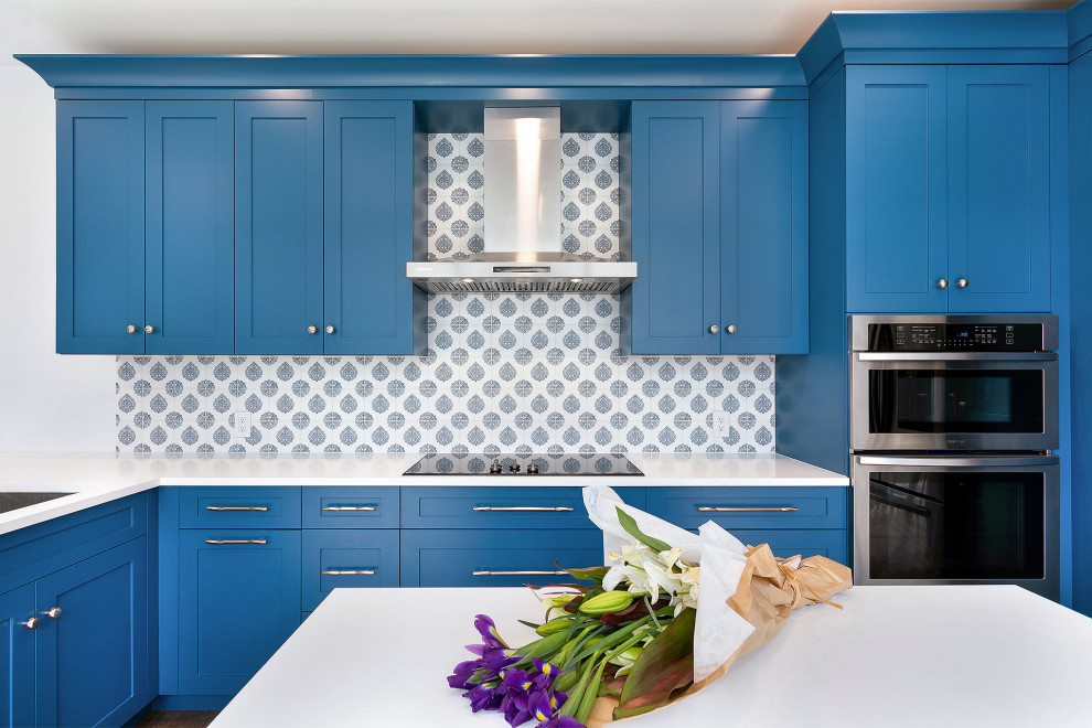 Inspiration for a transitional home design remodel in Miami