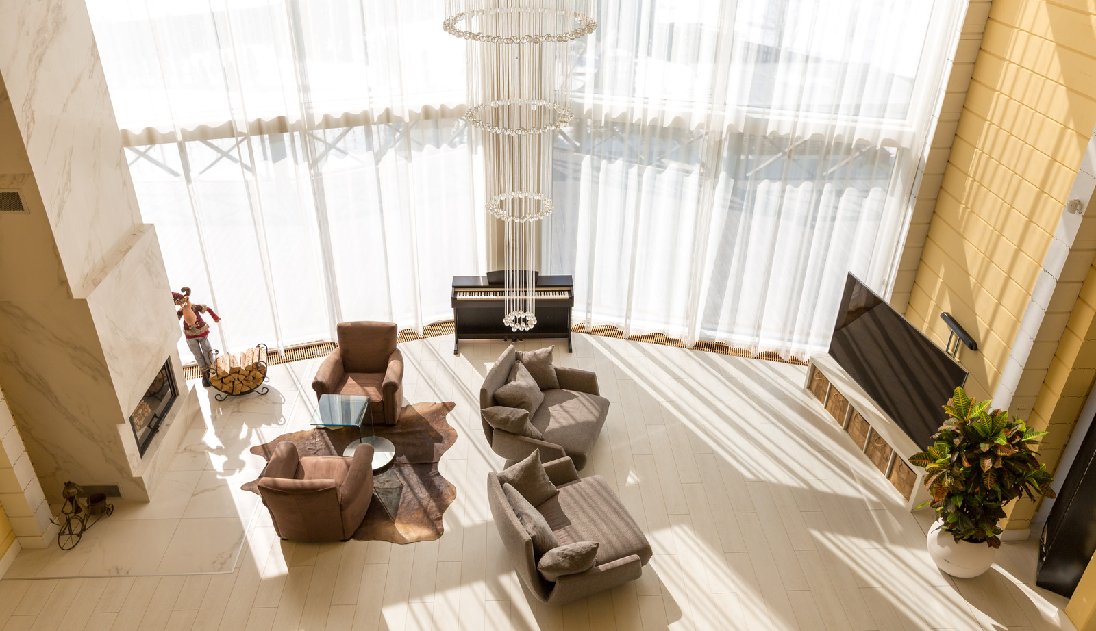 Загородный дом на берегу озера