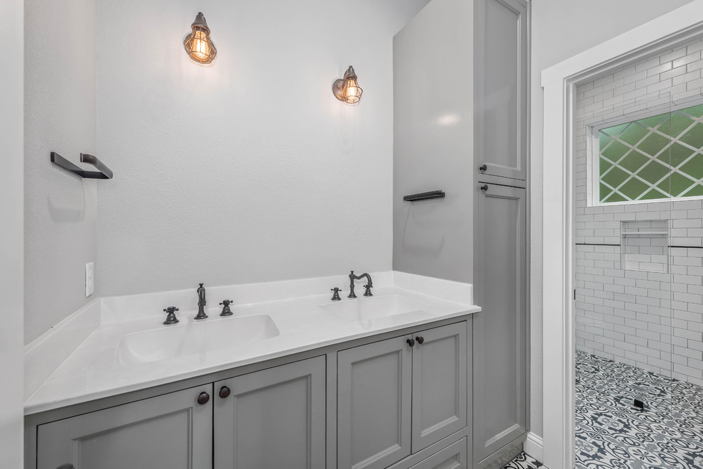 Indian Lakes Farmhouse