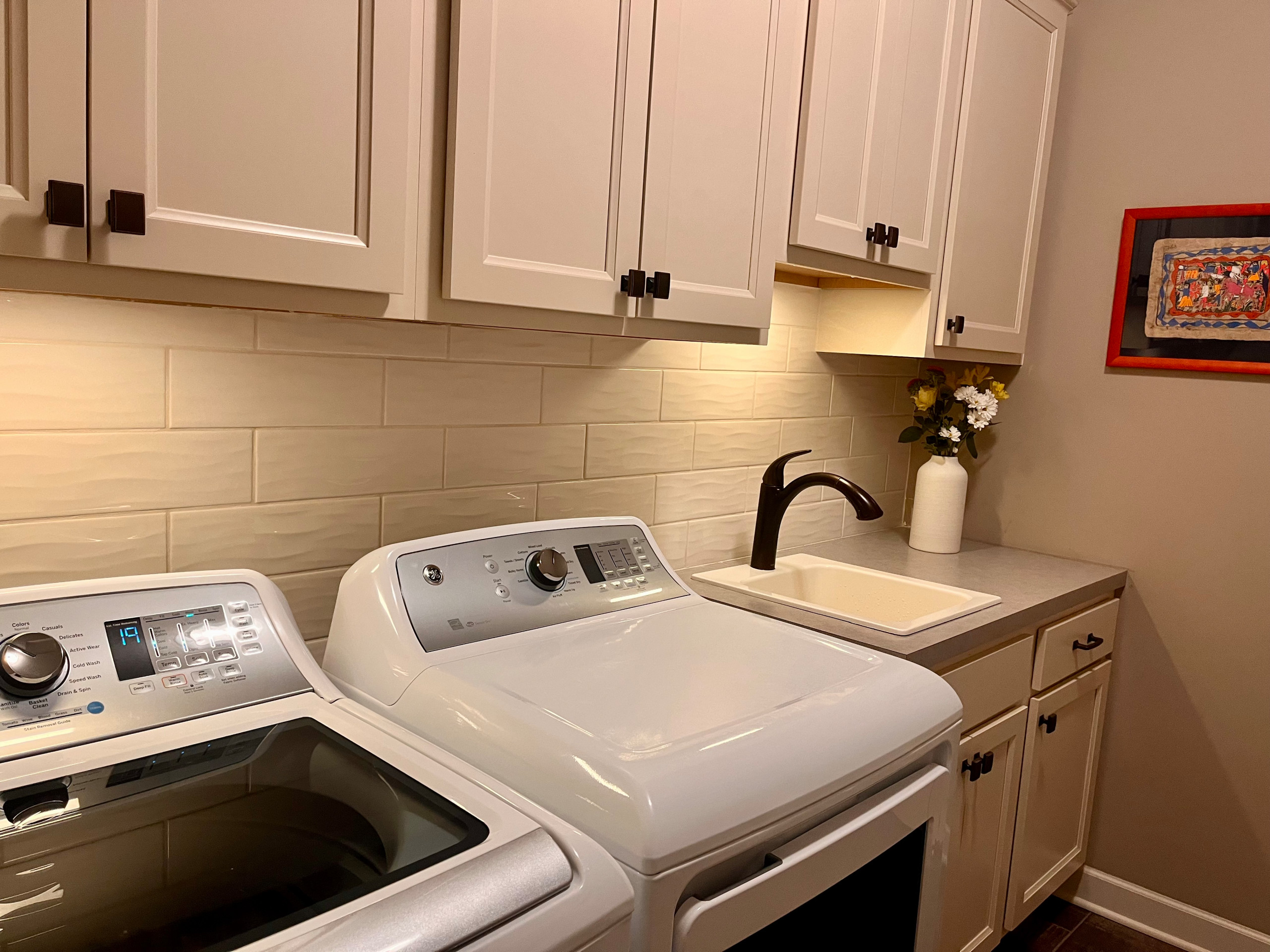 Backsplash laundry area