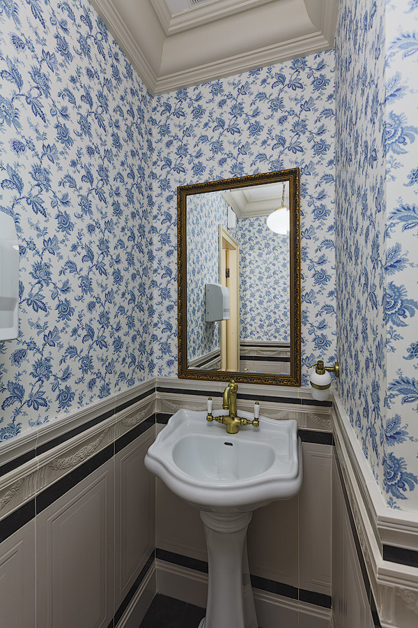 Интерьер кафе "Бристоль" в Казани