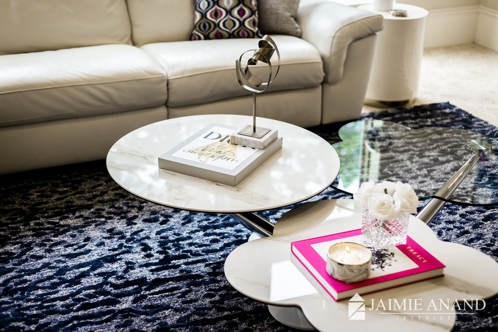 Transitional home design photo in Austin