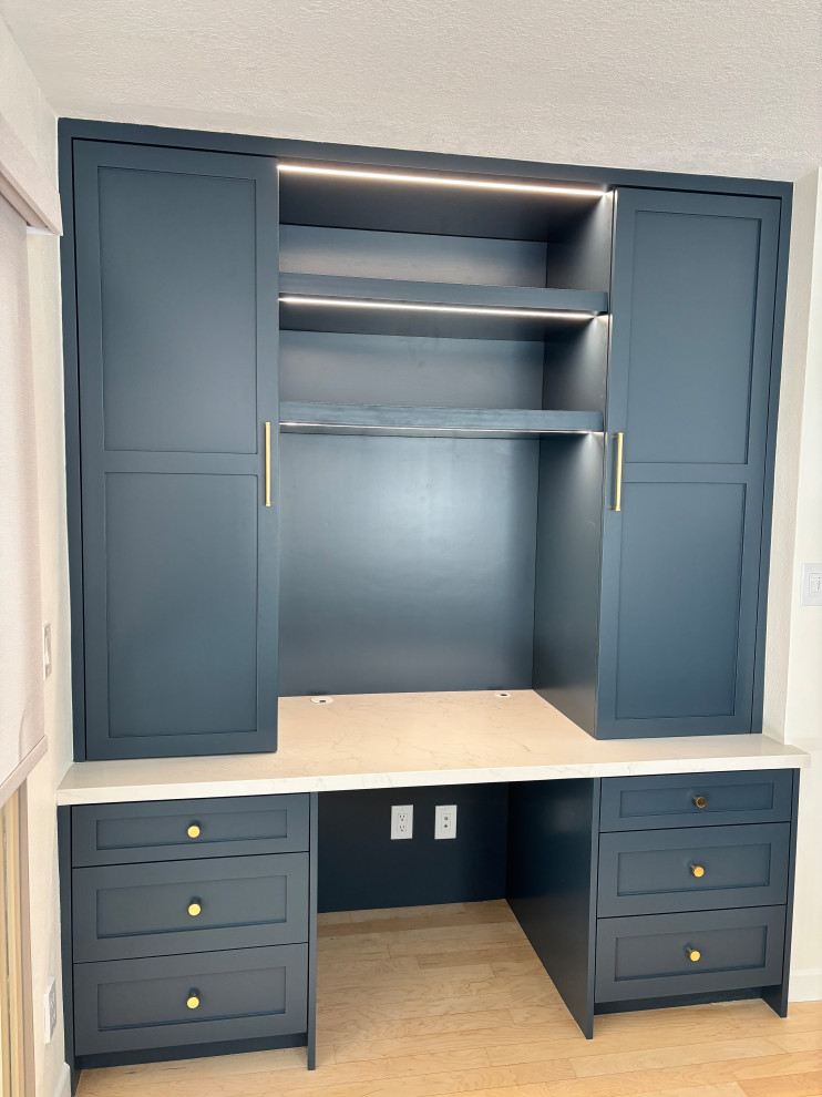 Westlake Village Desk and Office Built-In