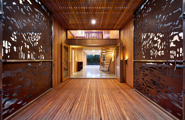 Lohr Avenue industrial-deck