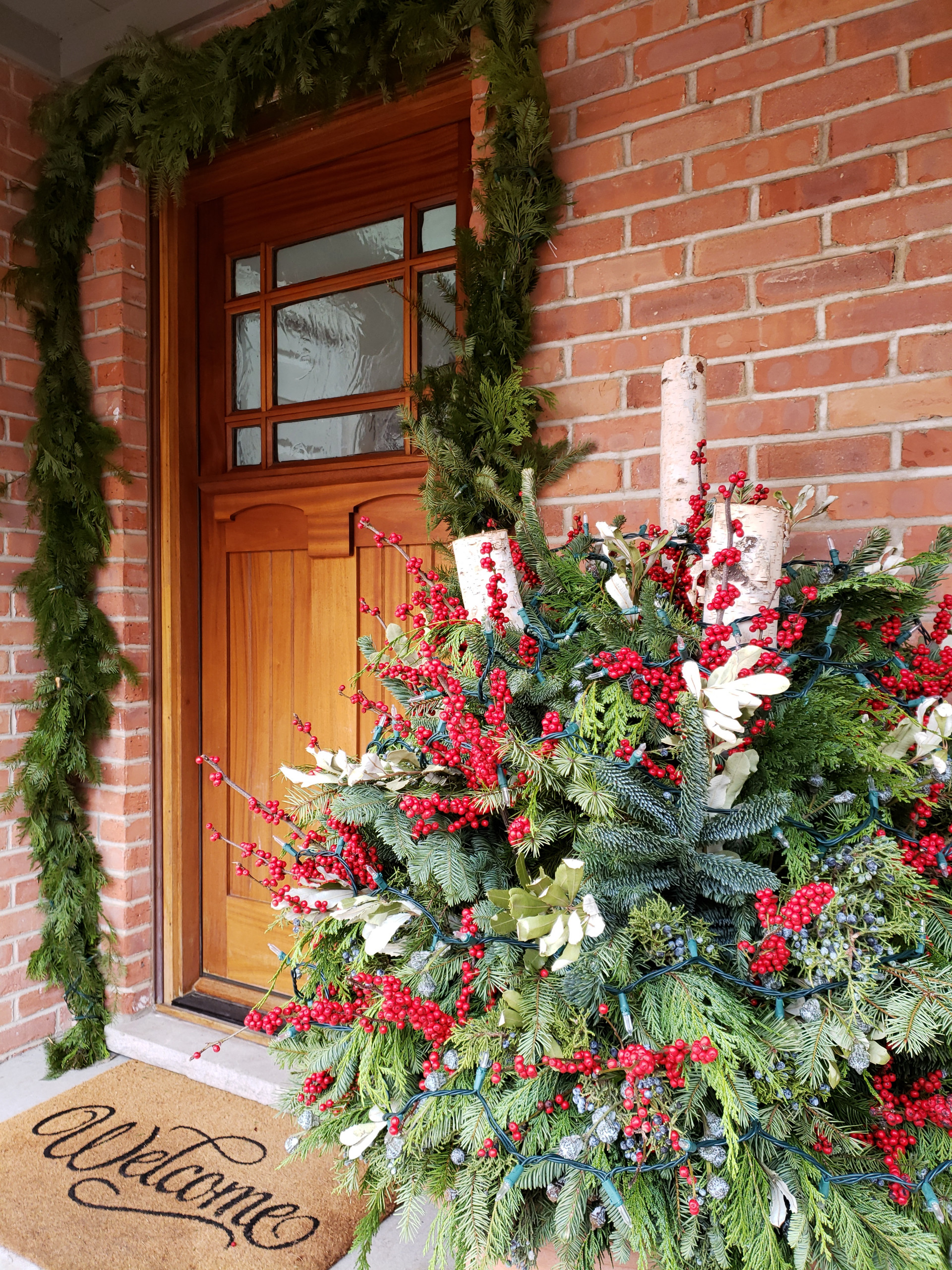 Designers Say These 5 Front Entrance Always Look Bad—What to Do Instead, image size:1920x2560