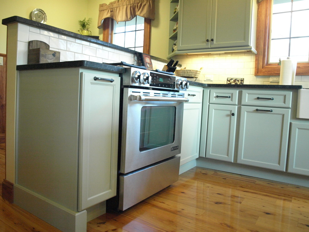 Australian Cypress Floors - Farmhouse - Kitchen - Newark ...