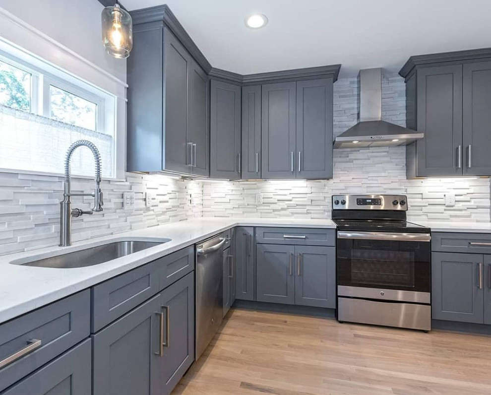 Kitchen - kitchen idea in Charlotte