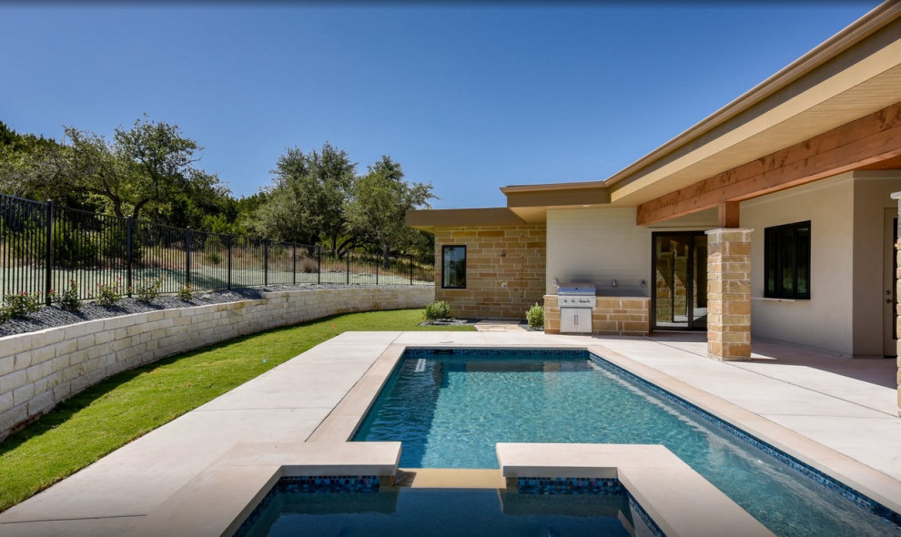 This is an example of a modern pool in Austin.