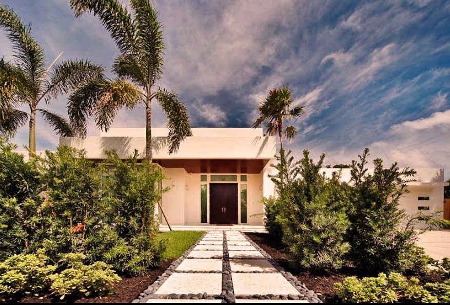Photo of a contemporary entryway in Miami.