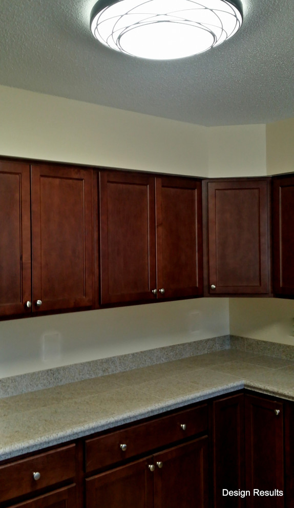 Example of a transitional home design design in Wilmington