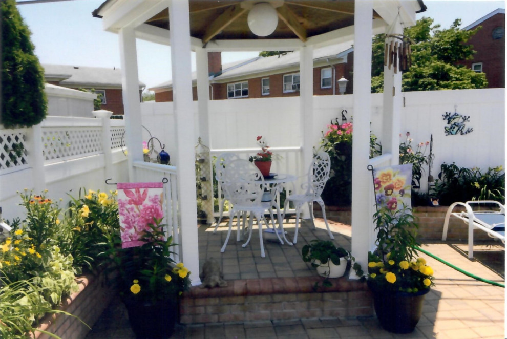 Pool with Whirl pool spill over, outdoor kitchen, outdoor bar, Pergola& Patio