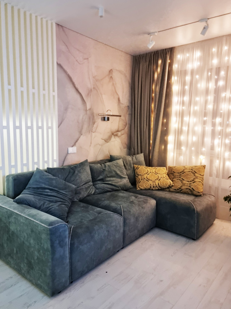 Реализованный проект кухни-гостиной с совместной лоджией и биокамином