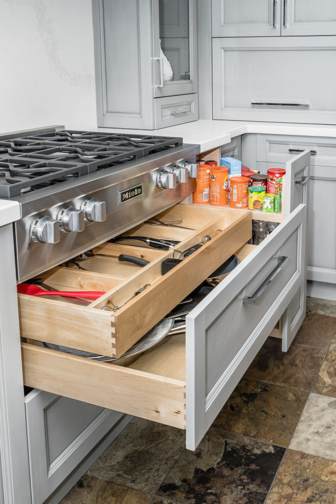 Kitchen - large transitional kitchen idea