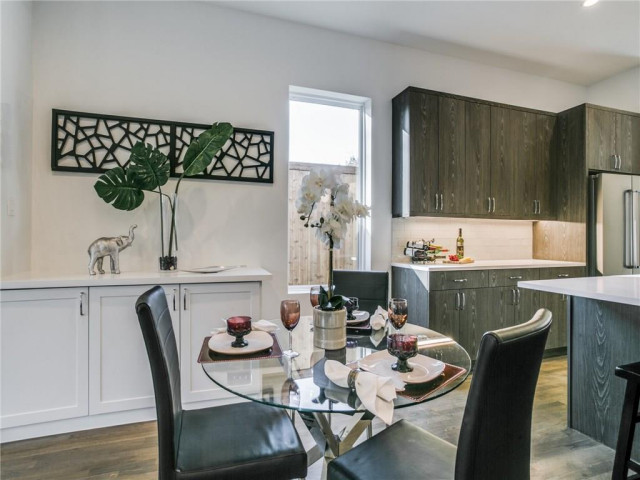 4430 Sexton dining-room
