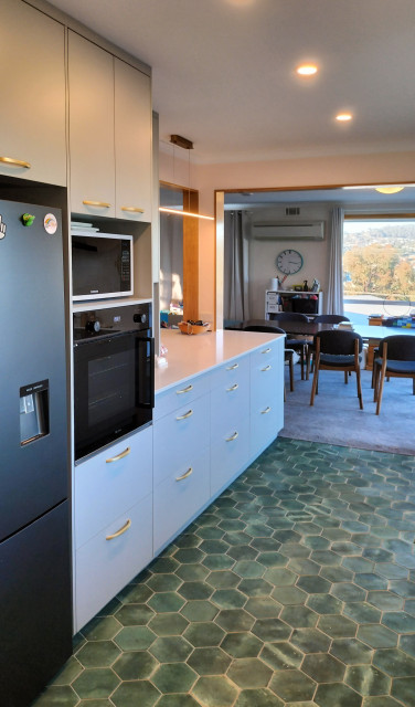 RIawena kitchen renovation contemporary-kitchen