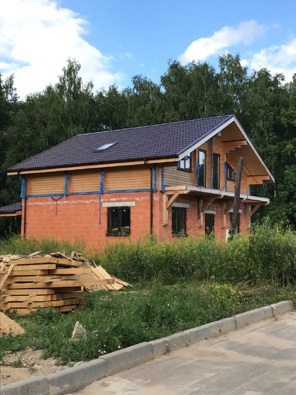 Комбинированный дом, первый этаж керамический кирпич, второй Клееный брус