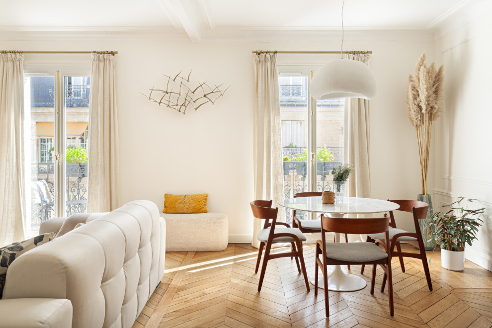 APPARTEMENT HAUSSMANNIEN PARIS Scandinavian Dining Room Paris