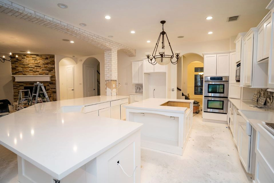Transitional kitchen photo in Houston