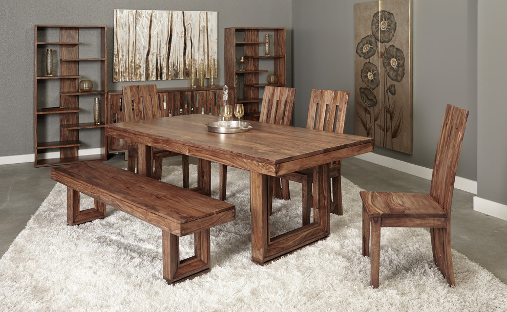 Inspiration for a mid-sized rustic home design remodel