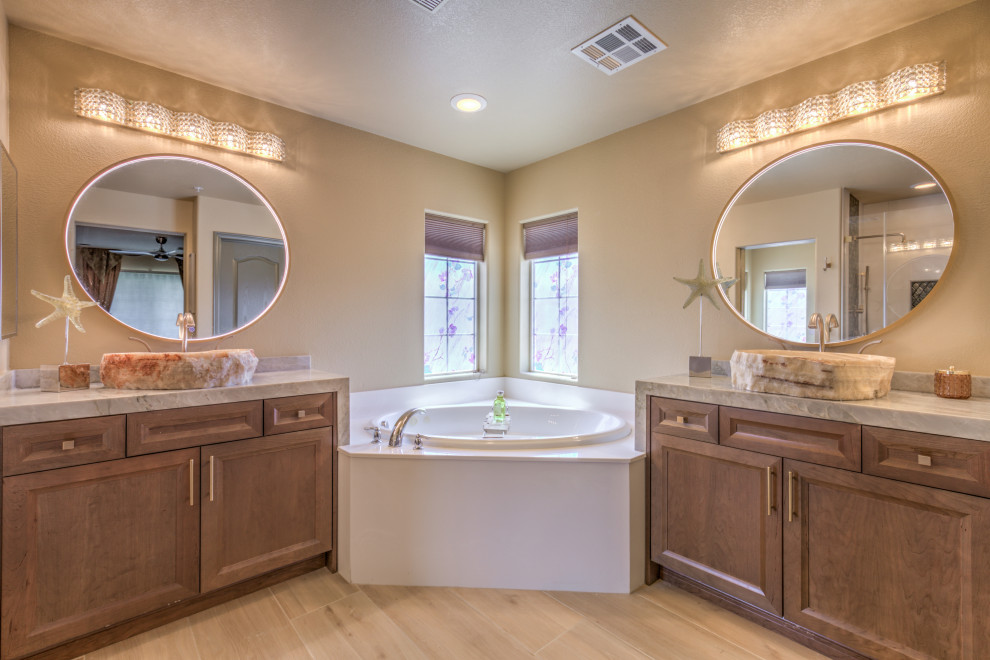 Inspiration for a transitional home design remodel in Las Vegas