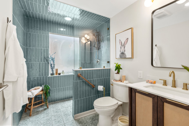 Before and After: 4 Stylish Bathrooms With New Curbless Showers (8 photos)