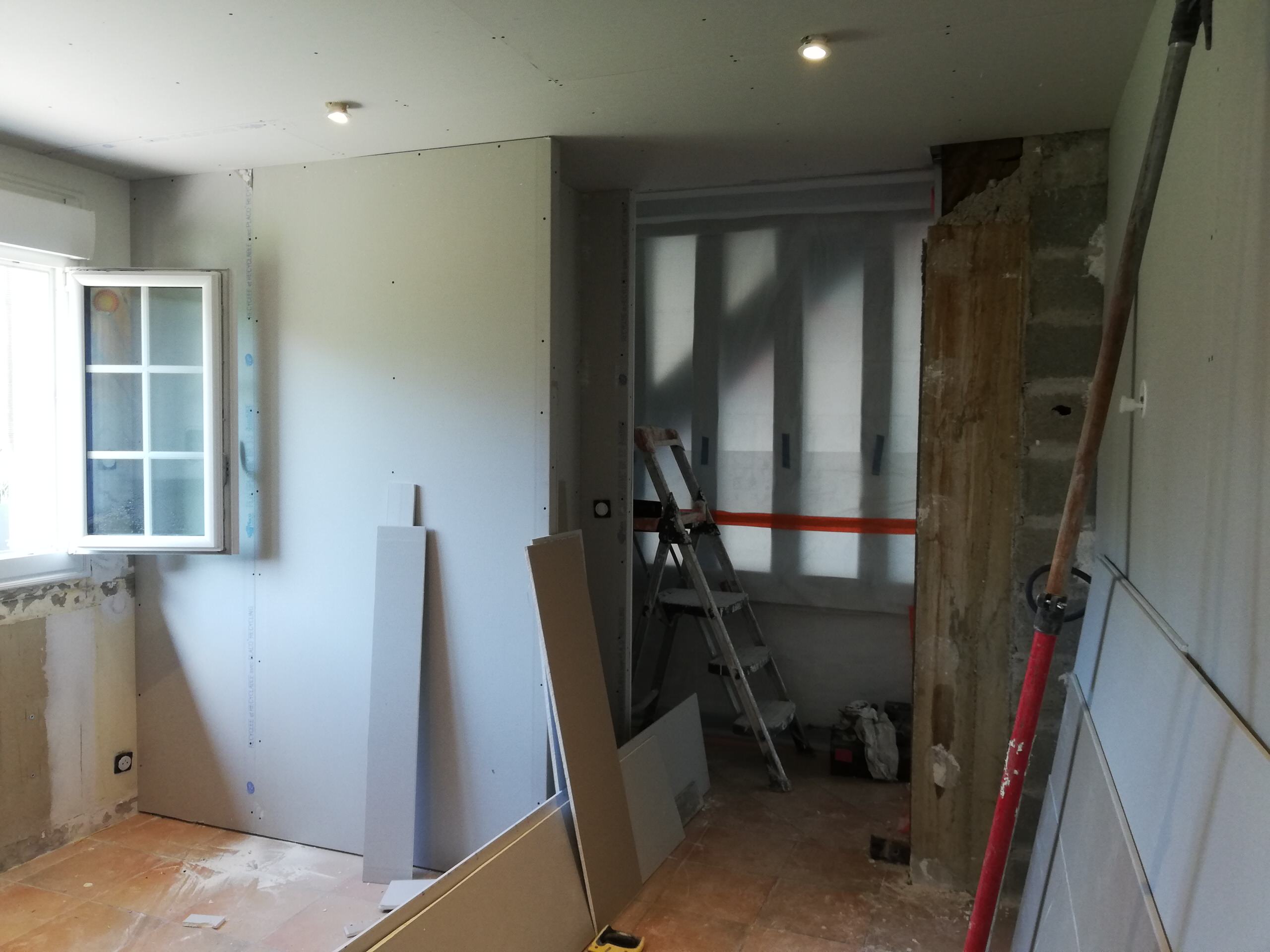 Avant/Apres Rénovation complète d'une cuisine, abattement d'un mur porteur