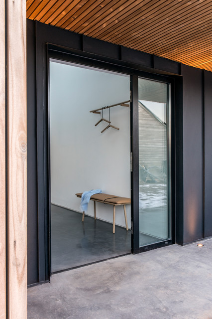 Modern Barn Conversion modern-courtyard