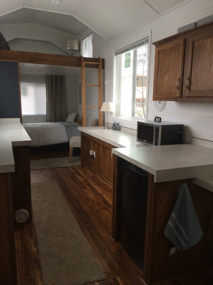 Kitchen - transitional kitchen idea in Minneapolis